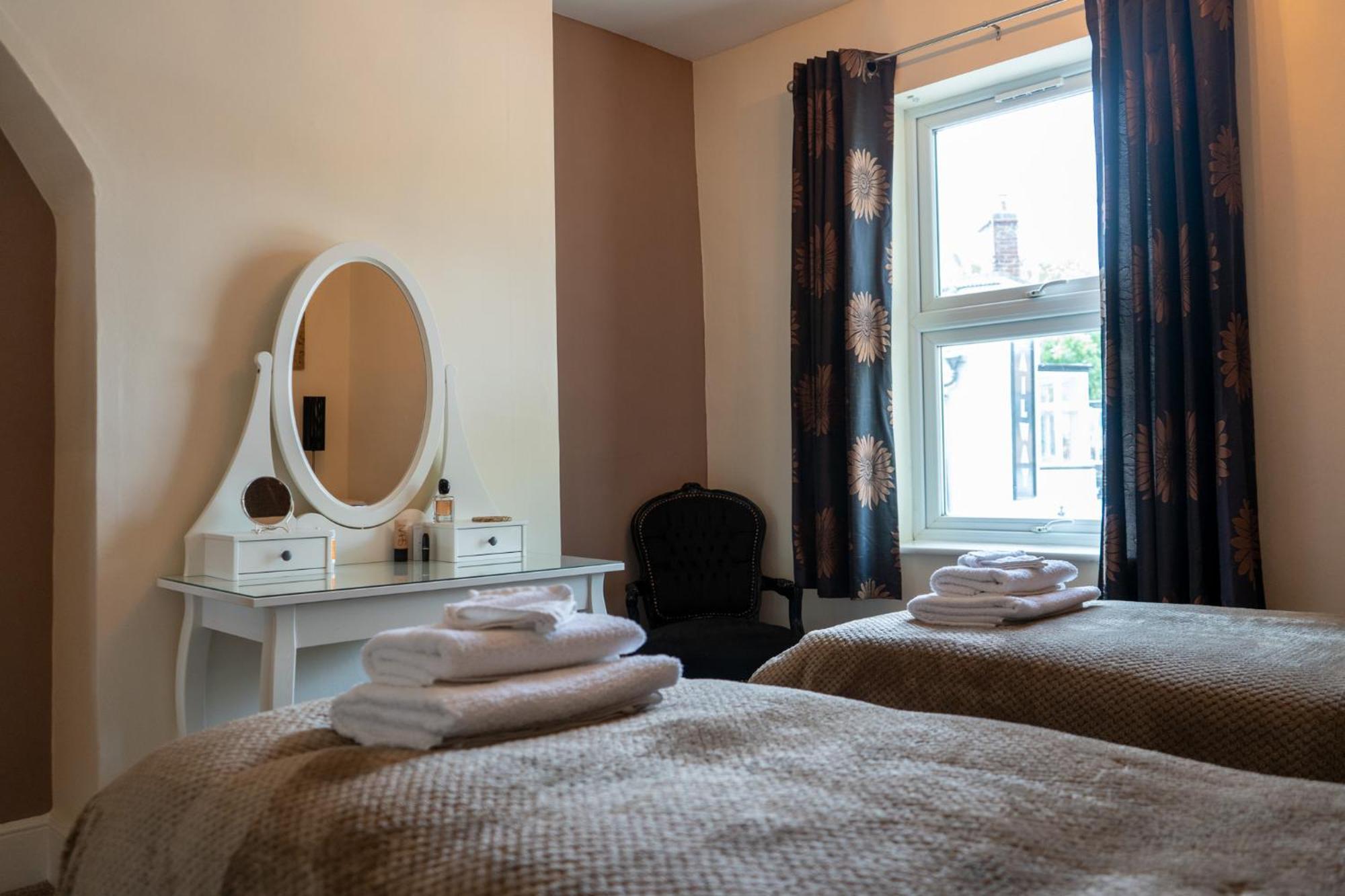 The Plumb Townhouse In Warwick Centre Villa Eksteriør billede